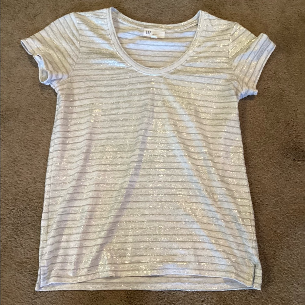 GAP Silver and White Linen Blend Top